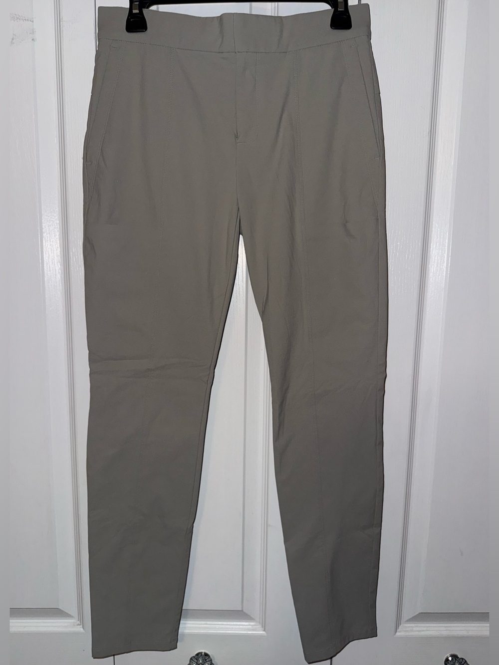 Athleta Wander Stash Skinny Pants Gray Taupe Stretch Performance Size 4